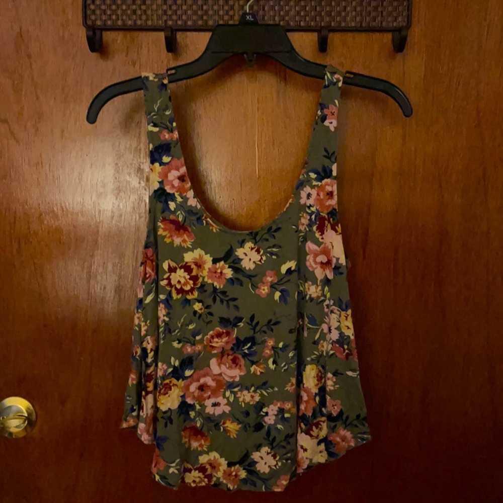 Flower Soft Crop Top Condition “Like New”